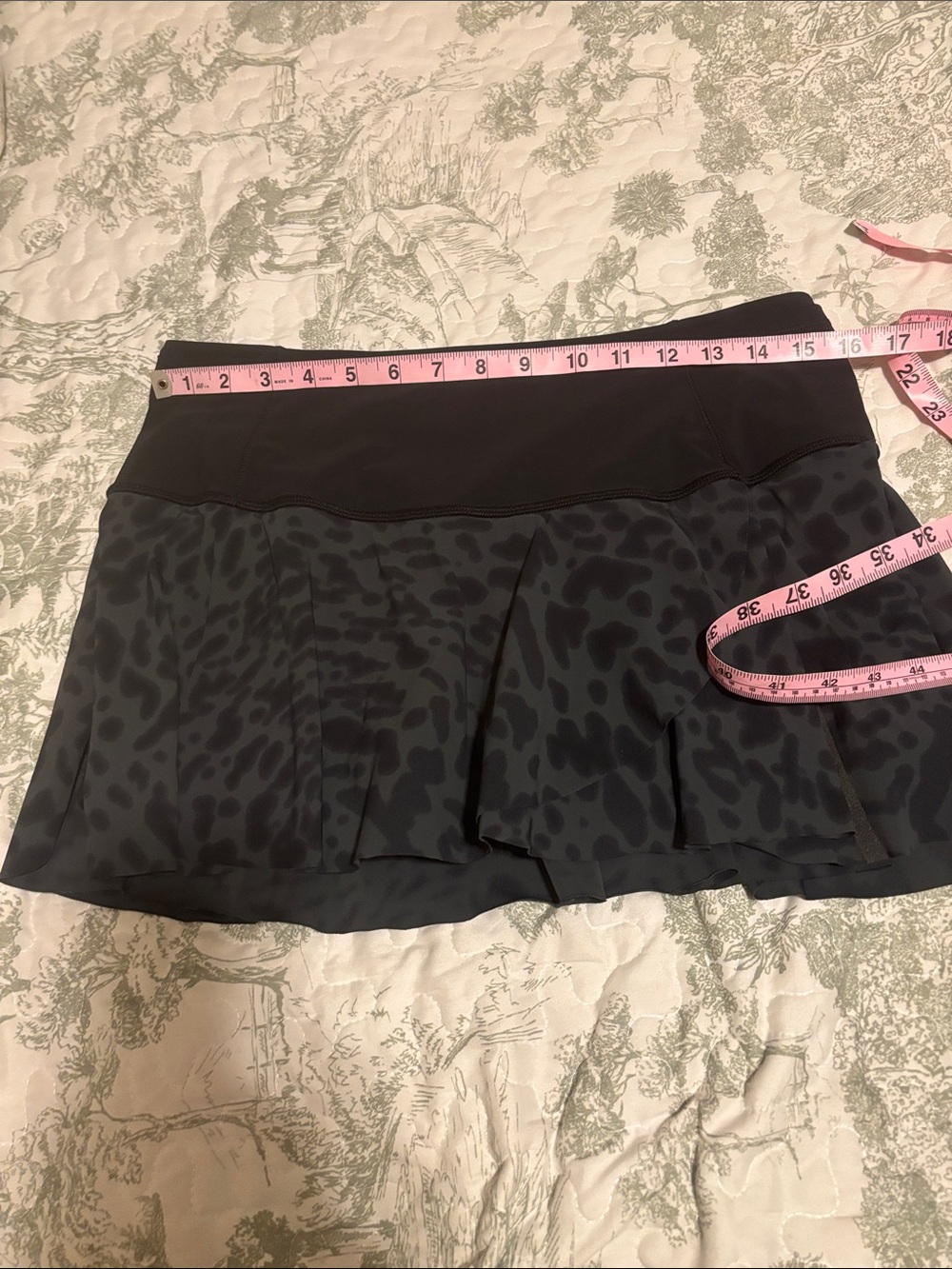 vintage Lululemon Hit Your Stride Skirt, animal swirl black deep coal, size 8 - Picture 9 of 15